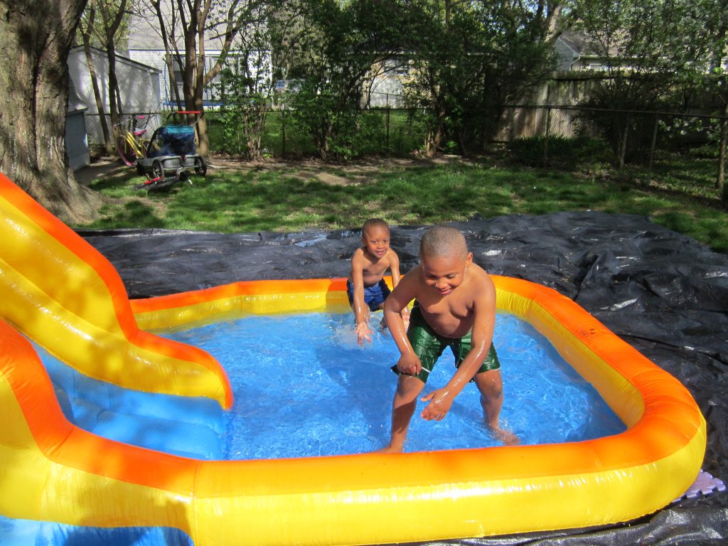 Spray N Splash 2 Inflatable Water Park , are you ready? Night Helper