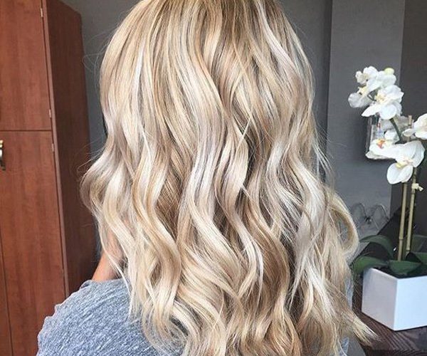 5 Mistakes That Are Ruining the Color of Your Blonde Locks - Night Helper