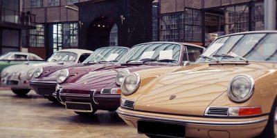 Classy Luxury Cars: Pros & Cons Classy Luxury Cars: Pros & Cons