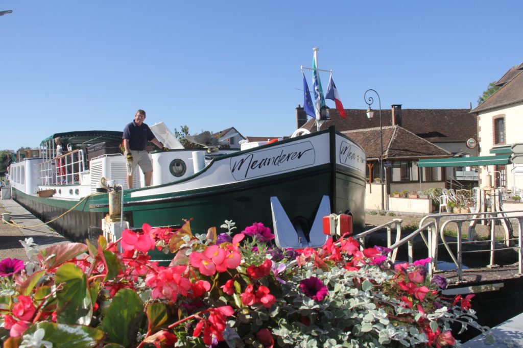 WHAT SHOULD YOU PACK FOR A BARGE CRUISE?